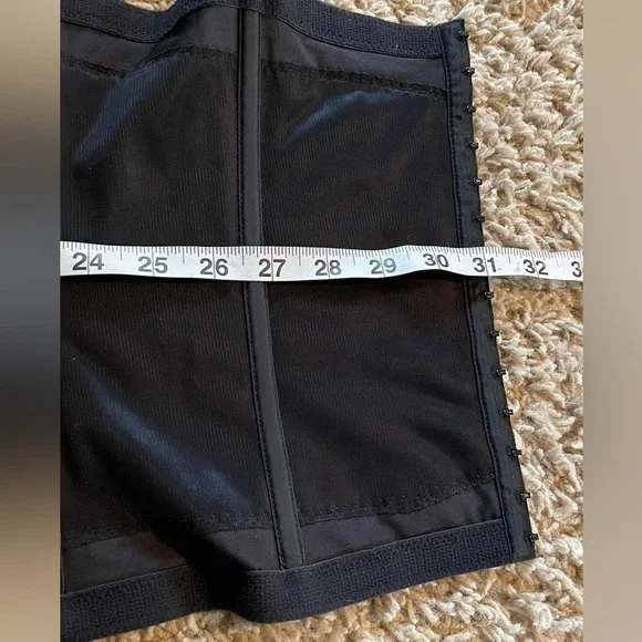 Waist cincher corset, black floral design, like new - Picture 5 of 6